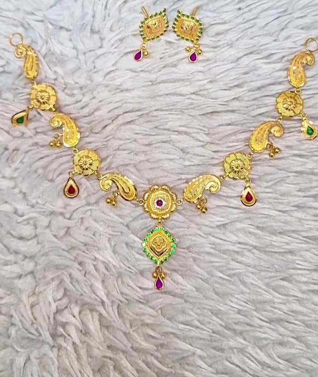 Necklaces at Rajdeep Gold Palace